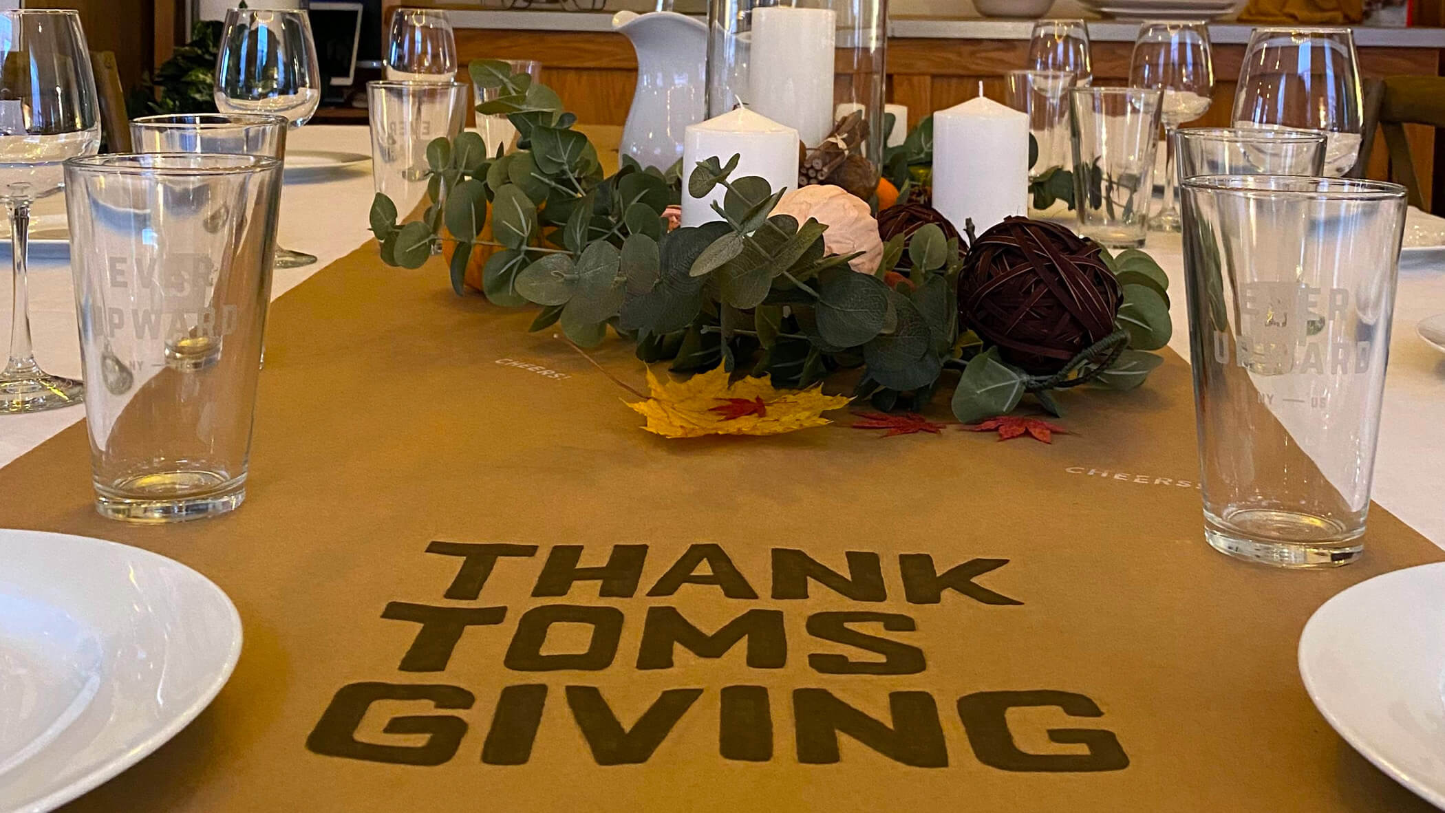 tomsgiving tablescape